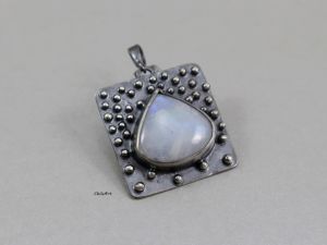 Kamień księżycowy i srebro, wisior - ChileArt